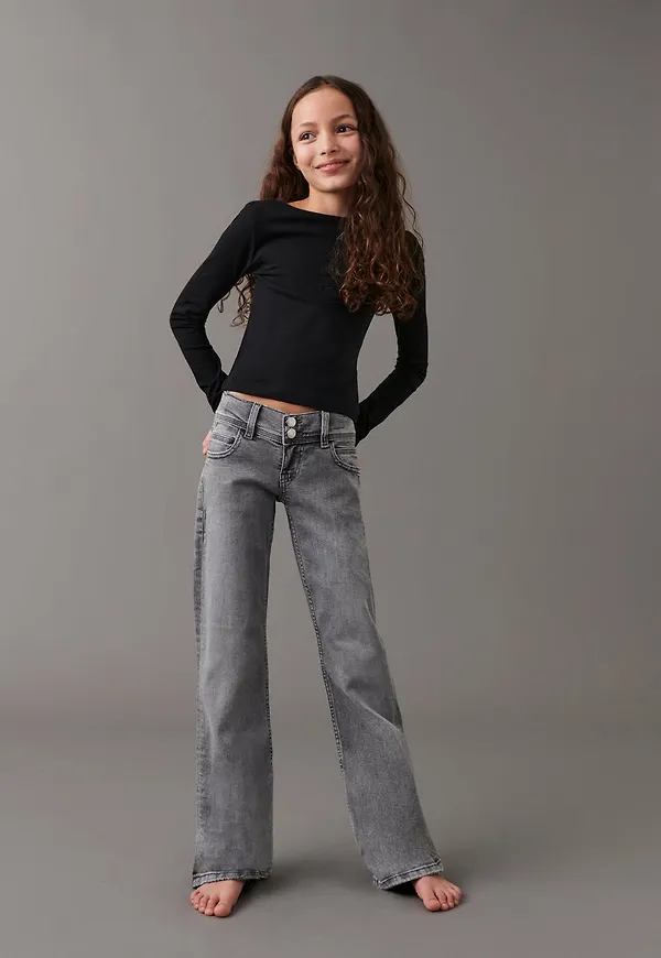 Low flare star jeans