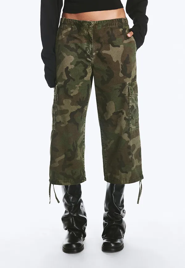 Low-Rise Cropped Cargo Trousers