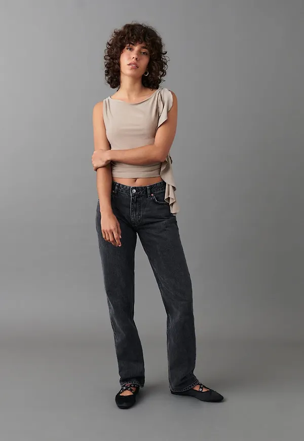 Low straight jeans