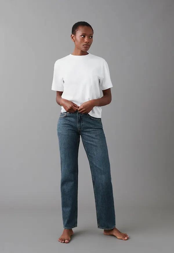 Low straight jeans