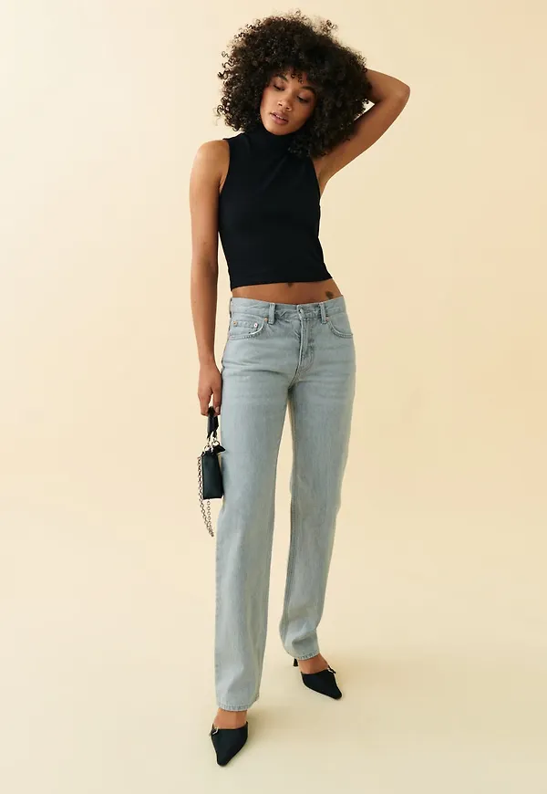 Low straight jeans