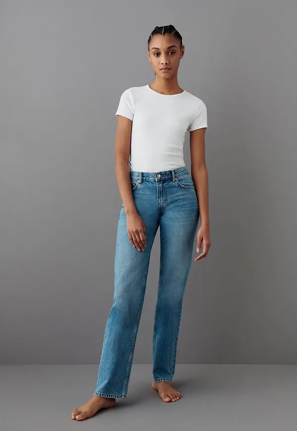 Low straight jeans