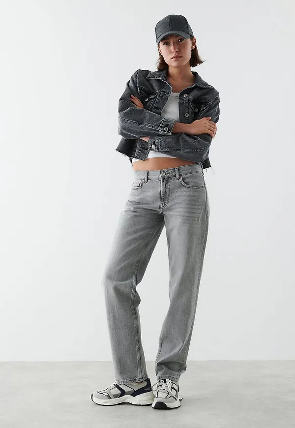 Low straight jeans