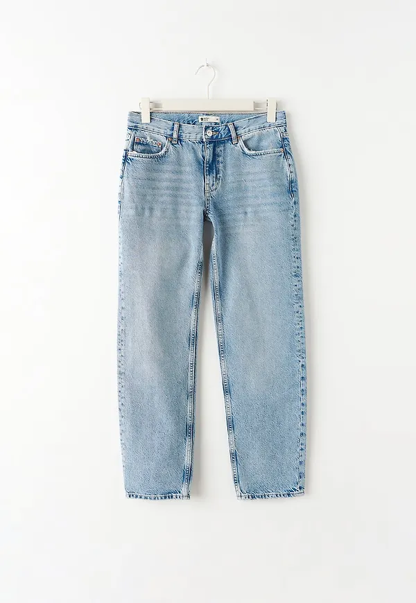Low straight petite jeans