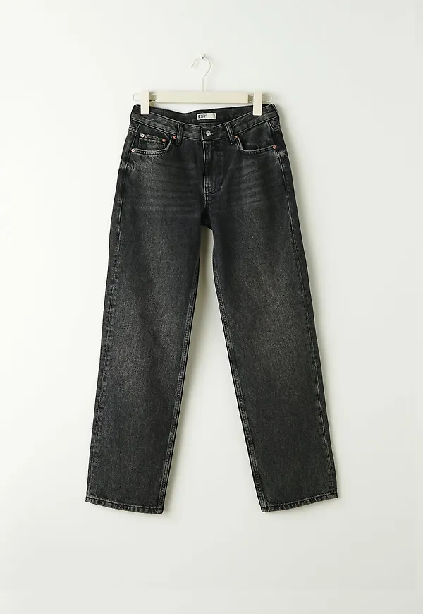Low straight petite jeans