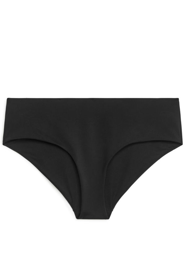 Fodrade bikinis dam (2024) • Rea med upp till 70 Alissa