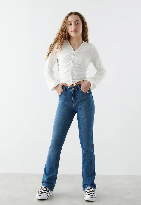Low waist boot jeans