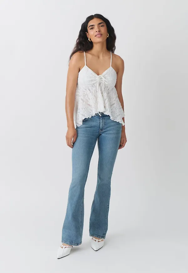 Low waist bootcut jeans
