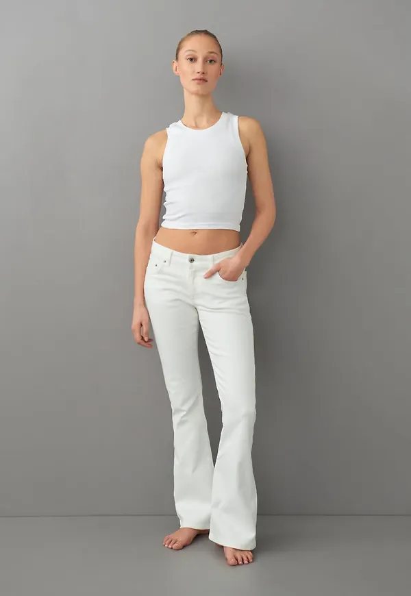 Low waist bootcut jeans