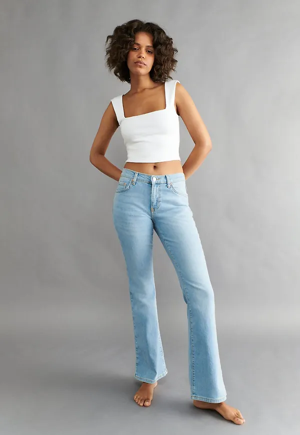 Low waist bootcut jeans
