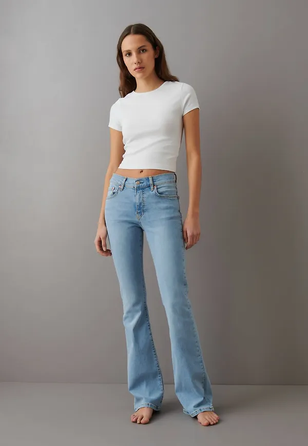 Low waist bootcut jeans