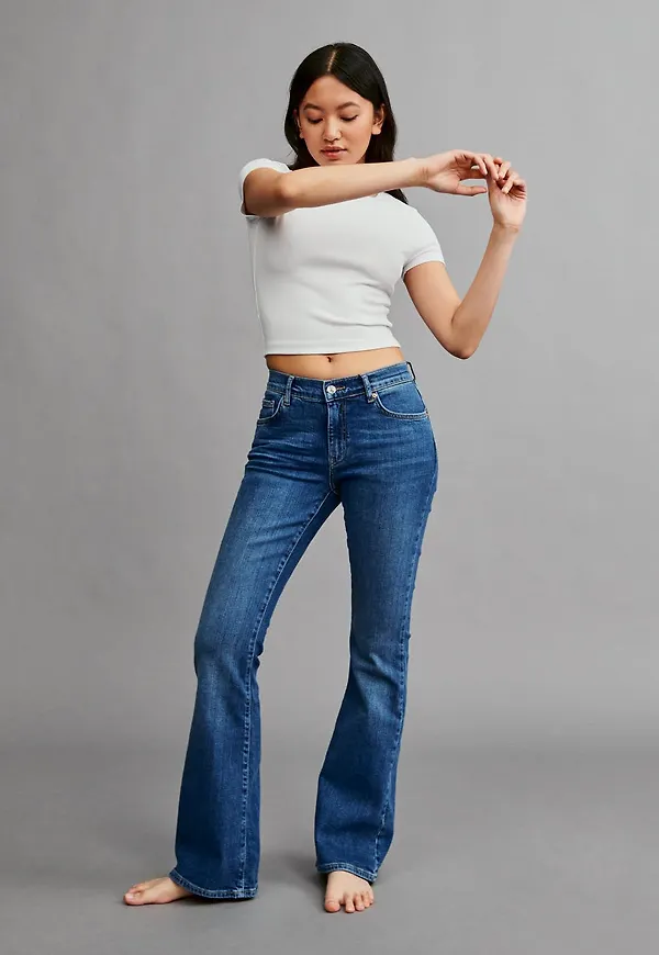 Low waist bootcut jeans