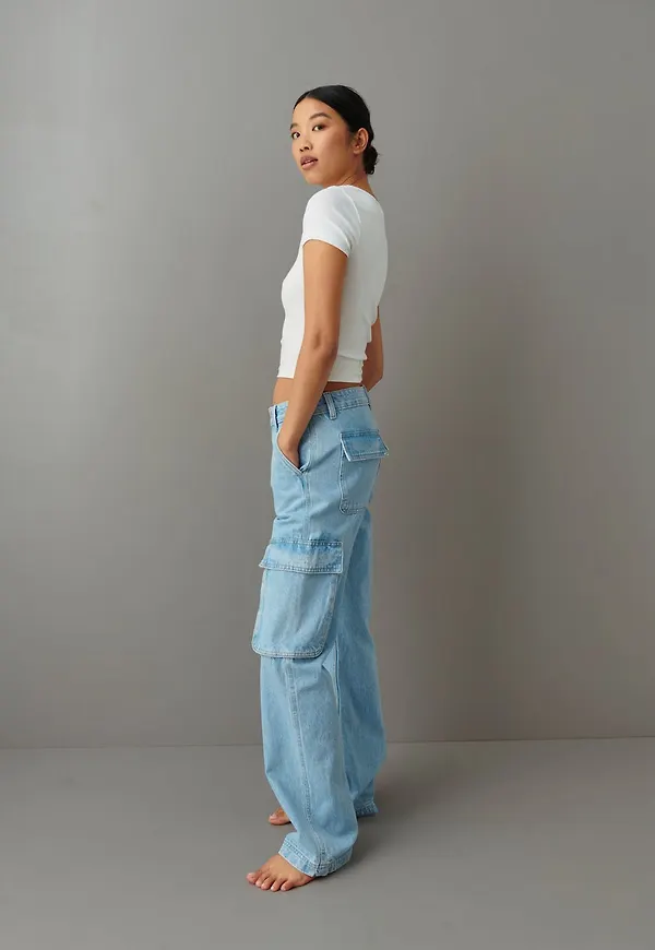Low waist cargo jeans