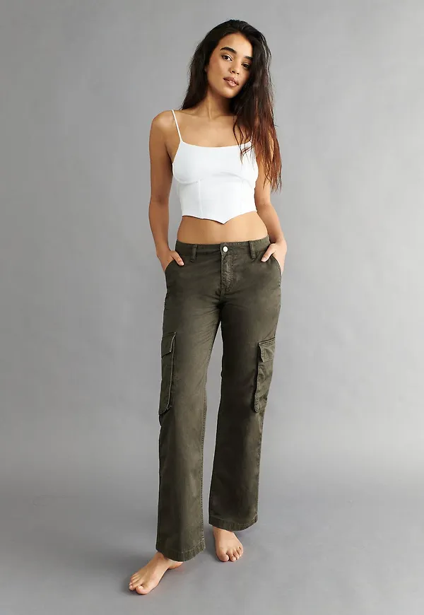 Low waist cargo jeans