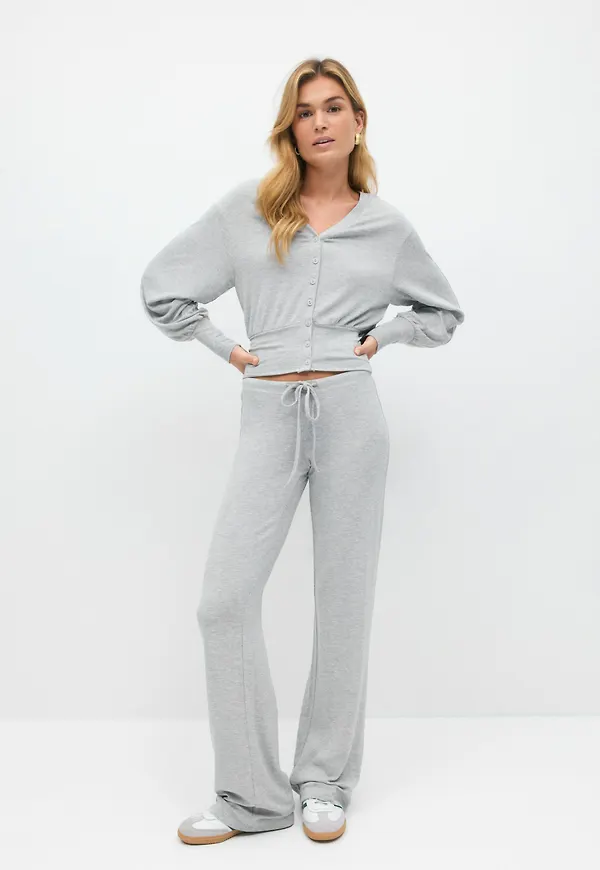 Low waist trousers