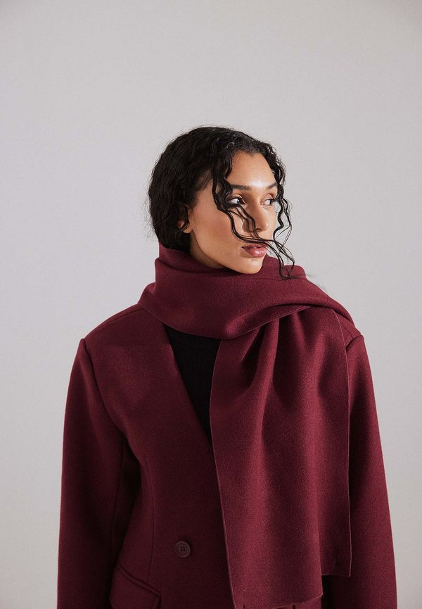 Lydia Tomlinson x NA-KD Kappa med scarfdetalj - Red