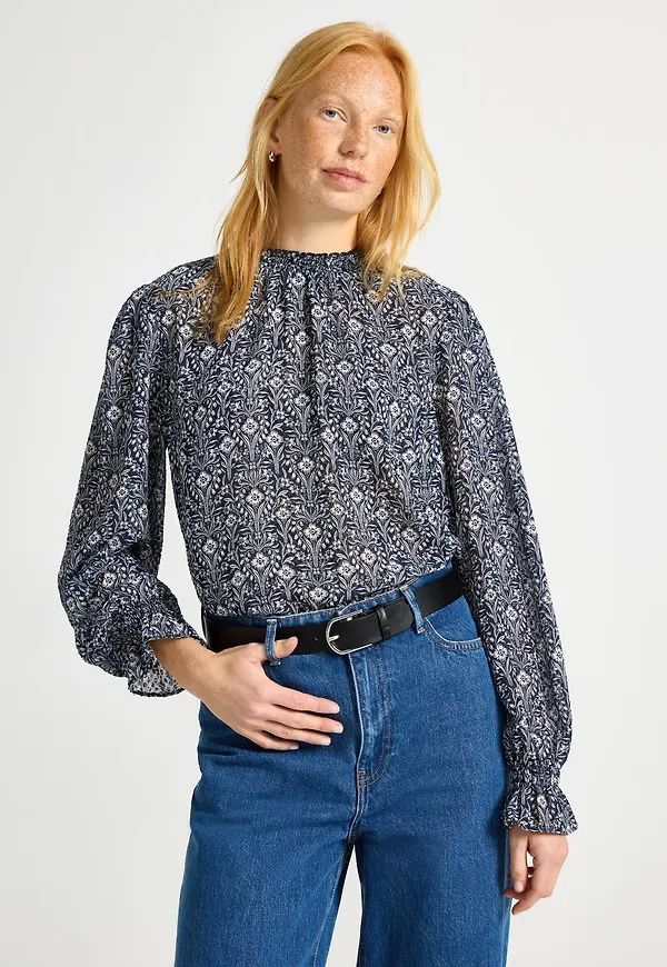 Långärmad blus