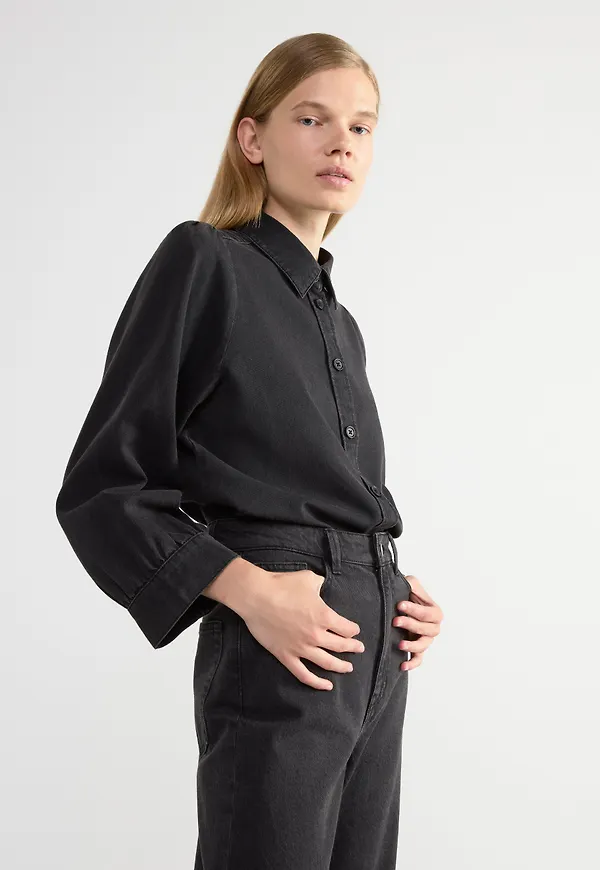 Långärmad denimskjorta