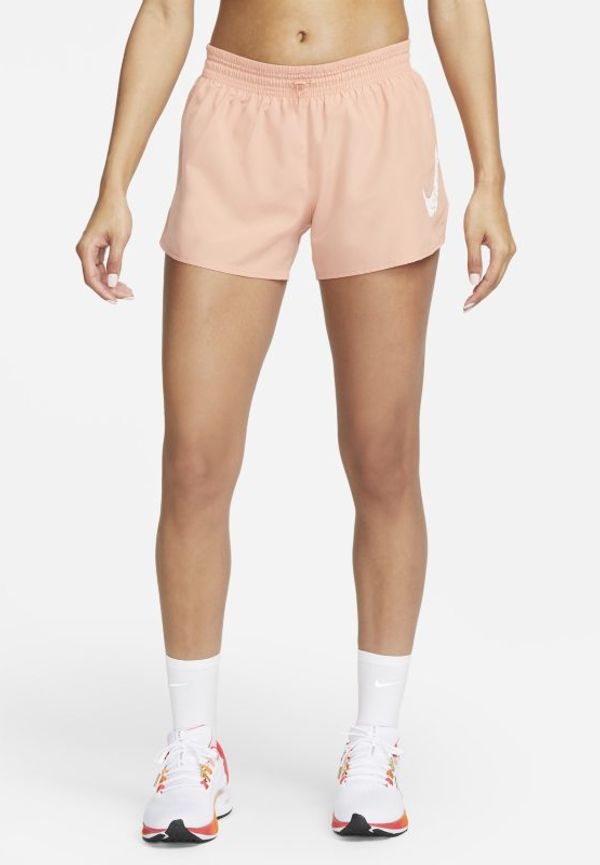 Löparshorts med innerbyxor och mellanhög midja Nike Dri-FIT Swoosh Run för kvinnor - Orange