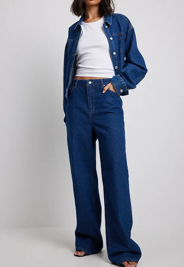 Maddie Demaine x NA-KD Denim med låg midja - Blue