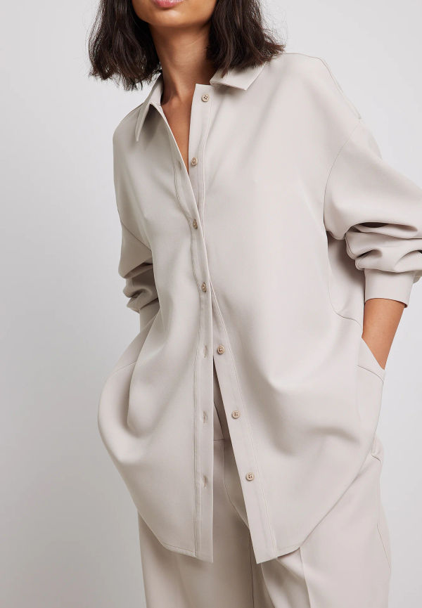 Maddie Demaine x NA-KD Oversize skjorta - Grey