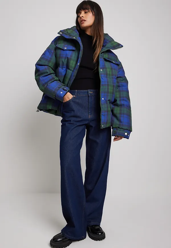 Maddie Demaine x NA-KD Rutig pufferjacka - Checkered