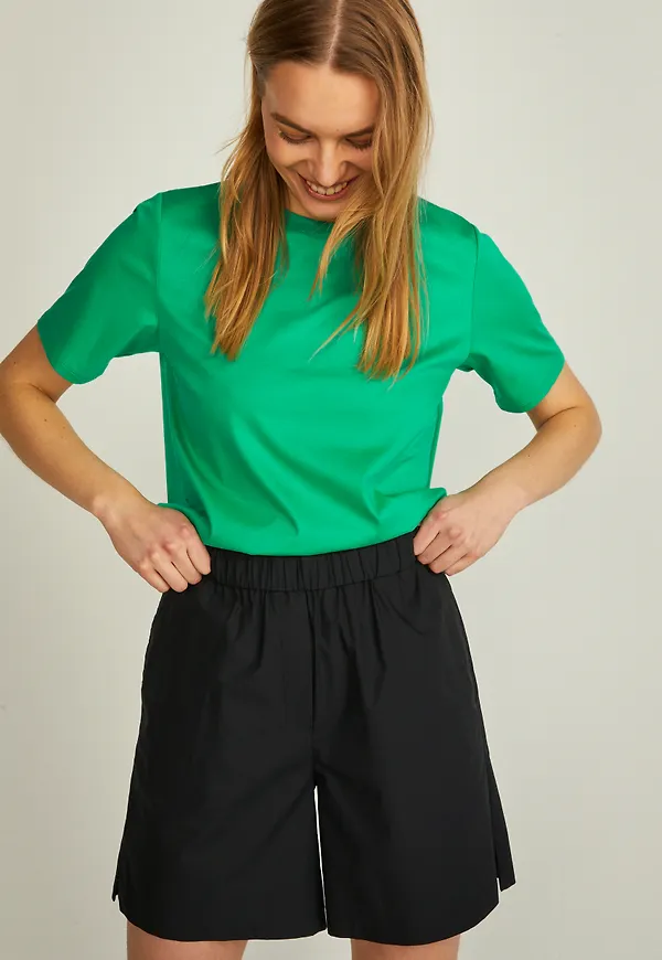 Maia premium tee