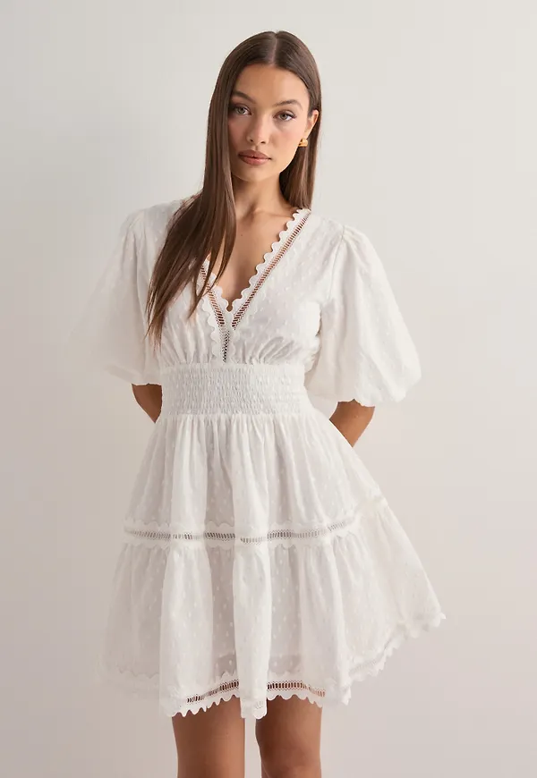 Malina - Vit - Elvira v-neck mini dress