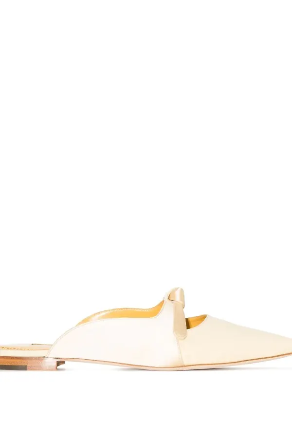 Manolo Blahnik Ortegon spetsiga slip-ons med rosett - Gul