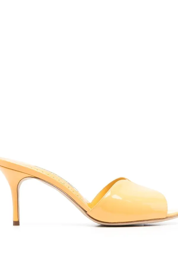Manolo Blahnik slip-ons i läder - Gul