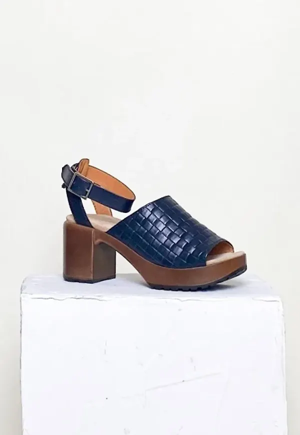 Maud Darkblue