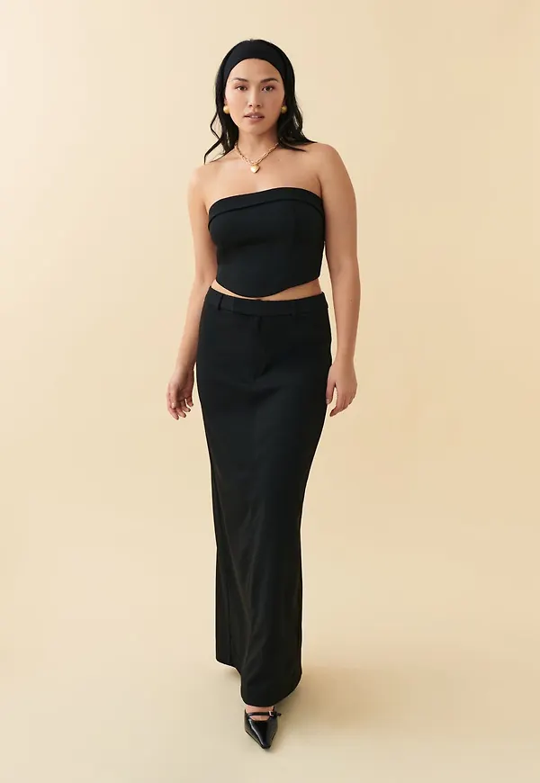 Maxi slit skirt