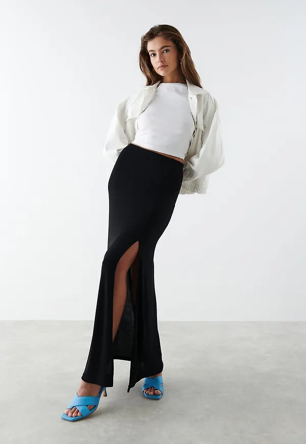 Maxi slit skirt