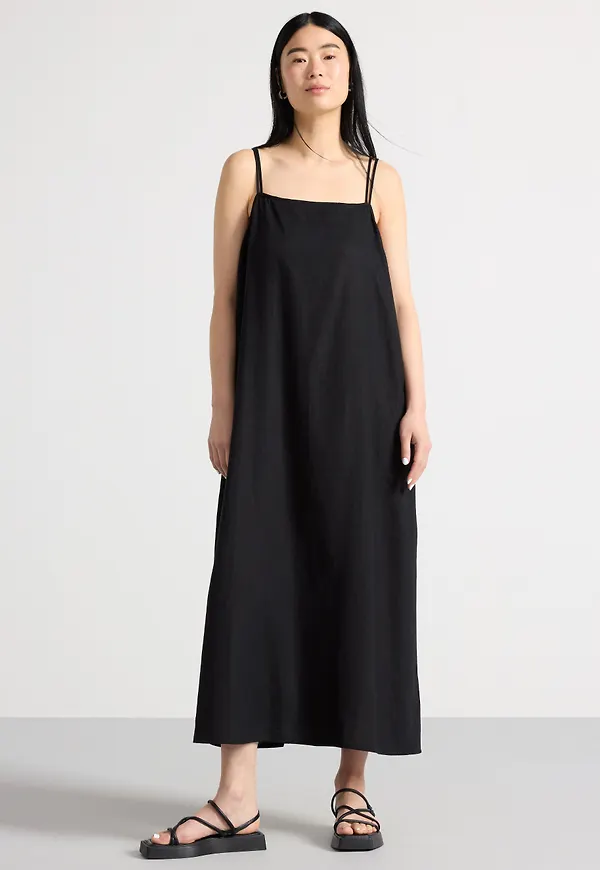 Maxiklänning i linneblandning