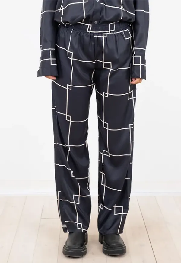 Mega Square Pants