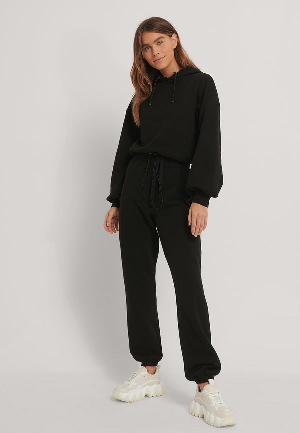 Melissa Bentsen x NA-KD Byxor Med Lös Passform - Black
