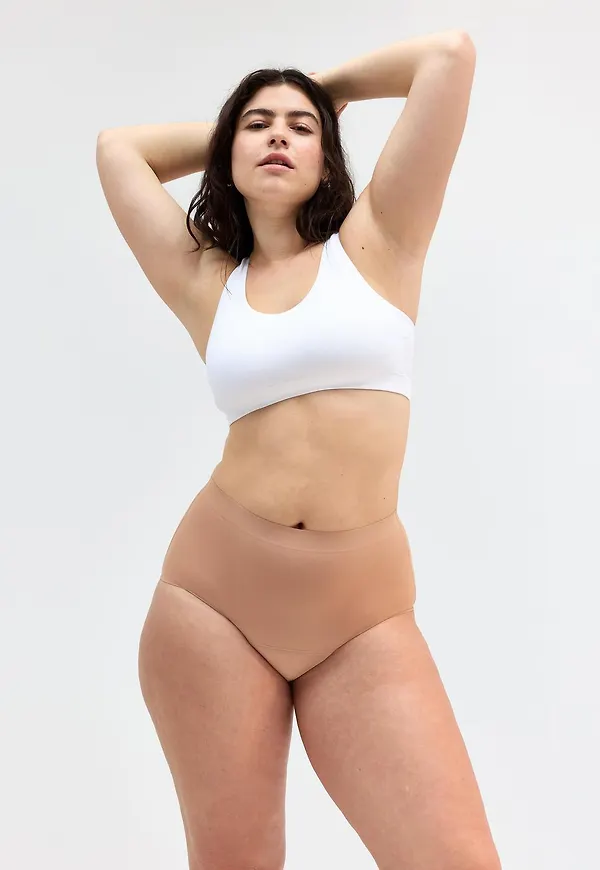 Menstrosa med medium absorption – hög midja – Female Engineering