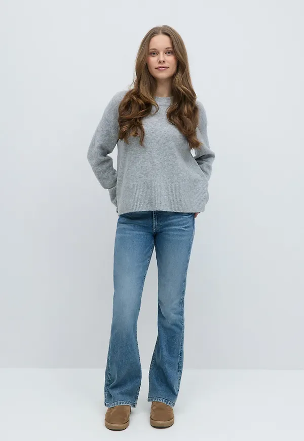 mid bootcut jeans