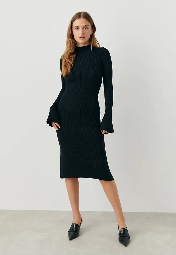 Midi knitted dress