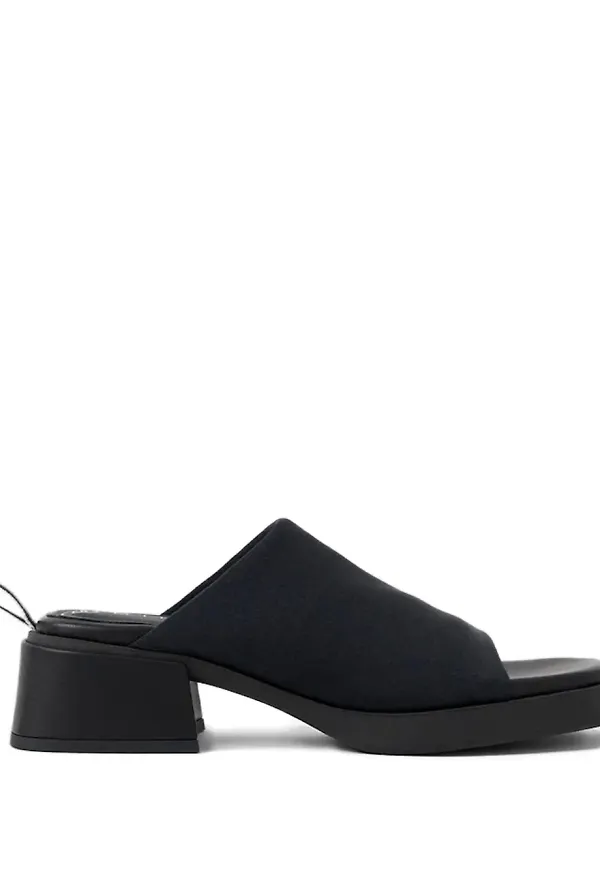 Miista slip-ons med blockklack - Svart