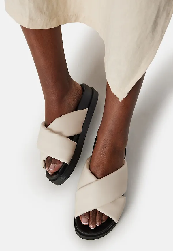 Minnie-12 Cross Strap Sandal