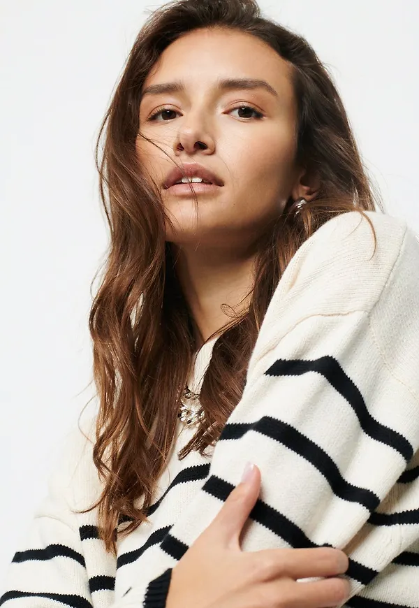 Mira knitted sweater