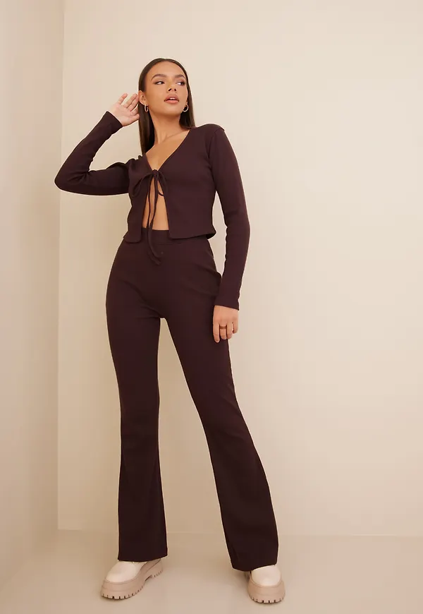 Missguided - Mjukisbyxor - Ribbed Tie Front Cardi & Flare Set - Byxor & Shorts
