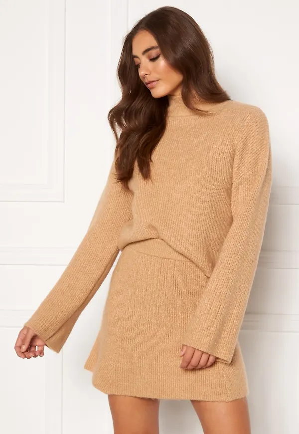 Moa Mattsson X Bubbleroom Knitted cropped sweater Camel XL