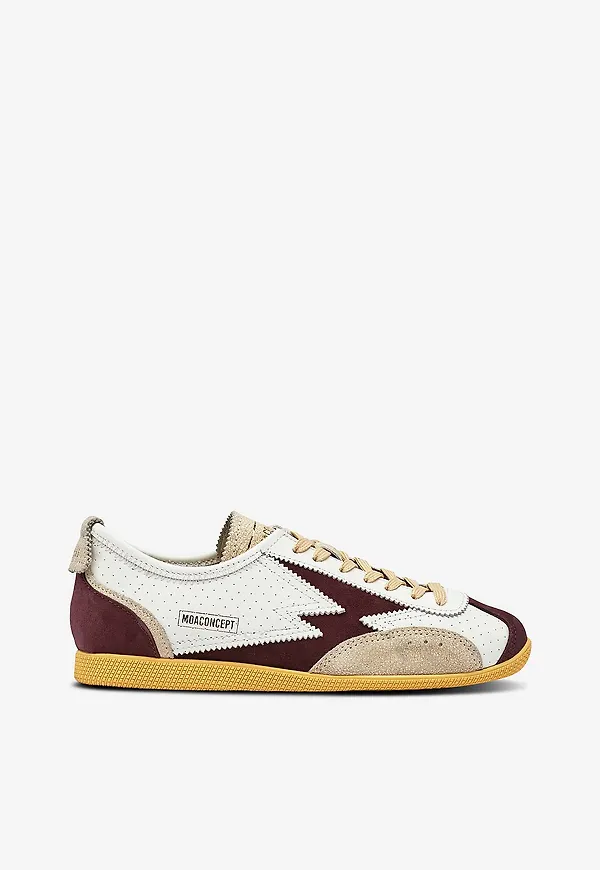 Moaconcept - Sneakers Ikigai Off White Perforated Leather Bordeaux Suede Logo And Details - Vit