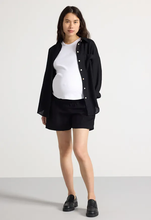 MOM shorts i linneblandning