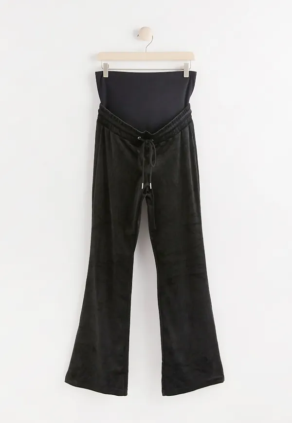 MOM Velour sweatpants i flare modell