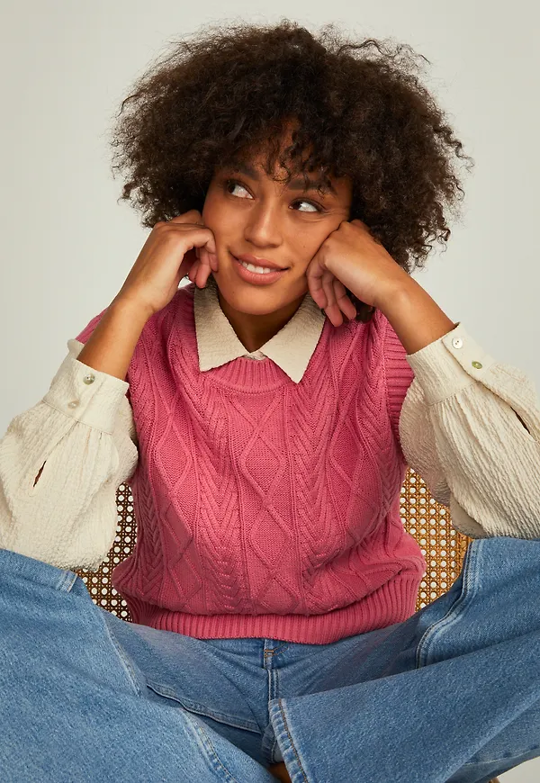 Moon knitted vest