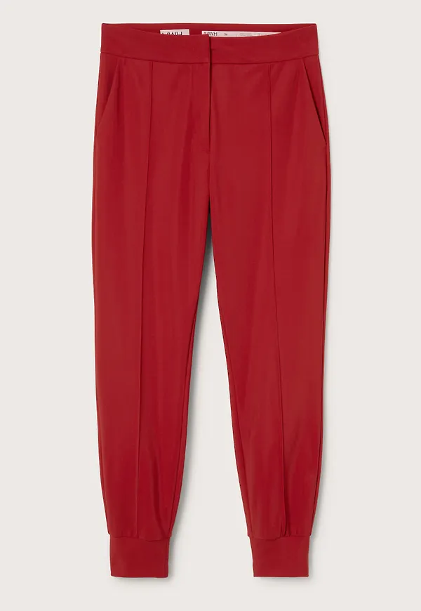 Move trousers