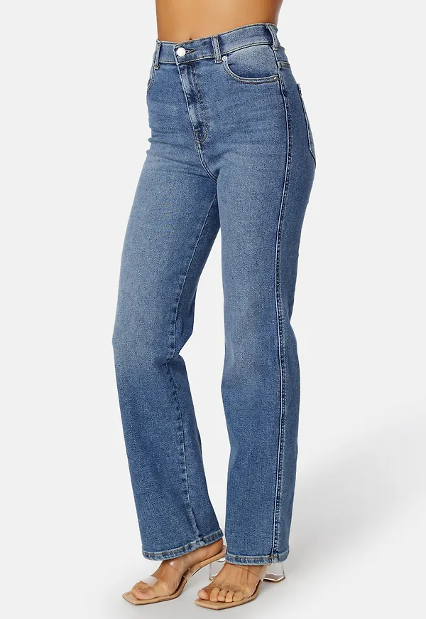 Moxy Straight